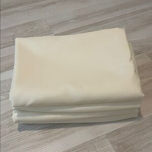 Elegant Cream Table Cloths